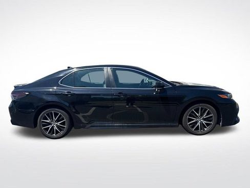 Used 2024 Toyota Camry SE FWD image 2