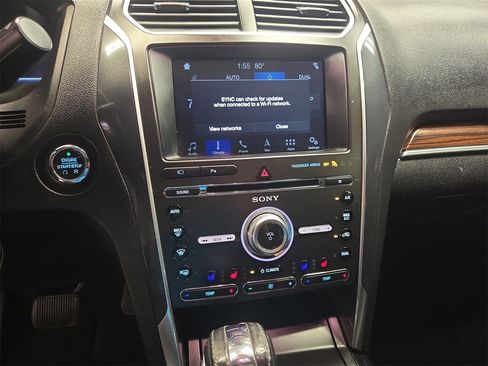 Used 2018 Ford Explorer Limited image 20