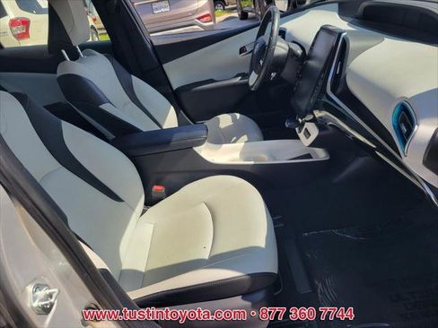 Used 2017 Toyota Prius Prime Premium FWD image 15