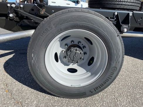 New 2026 Ford F550 4x4 Supercab Super Duty image 27