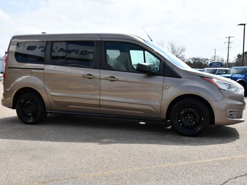 Used 2019 Ford Transit Connect XLT image 8