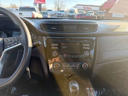 Used 2017 Nissan Rogue S w/ S Appearance Package image 20
