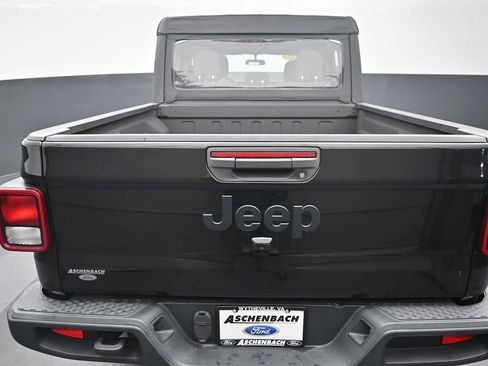 Used 2022 Jeep Gladiator Sport w/ Trailer Tow Package AWD/4WD image 13