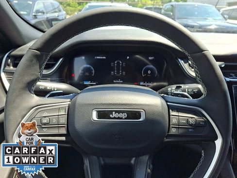 Used 2023 Jeep Grand Cherokee L Laredo AWD/4WD image 21