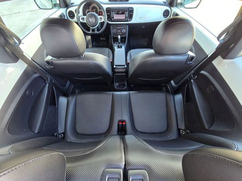 Used 2015 Volkswagen Beetle TDI FWD image 18