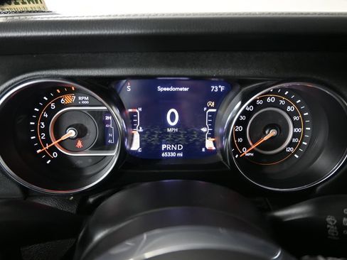 Used 2022 Jeep Wrangler Unlimited Sahara w/ Cold Weather Group AWD/4WD image 24