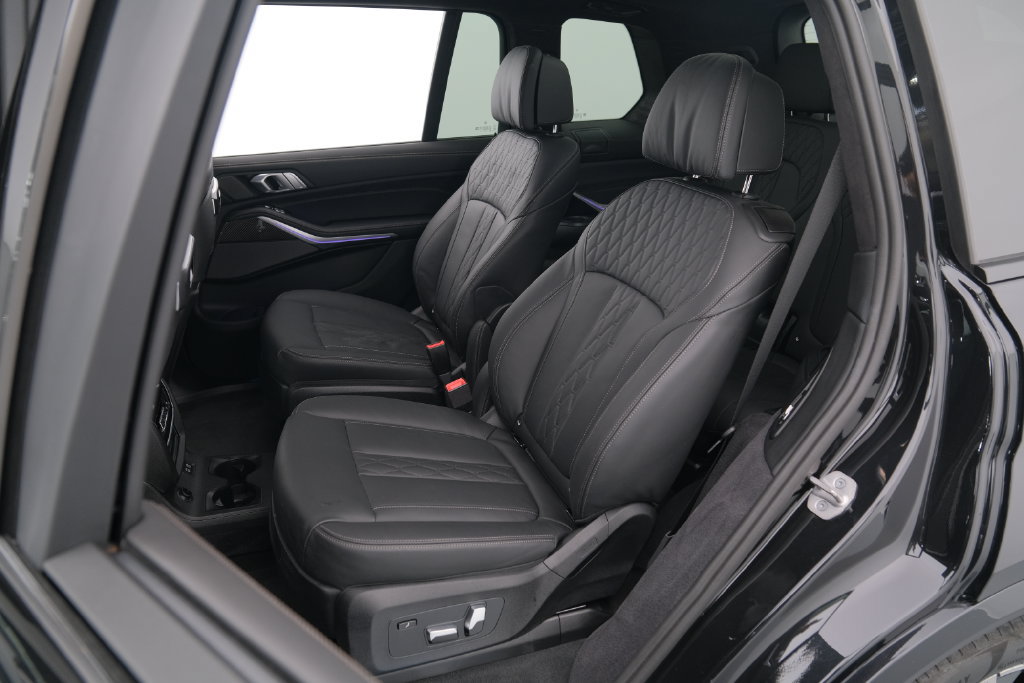 Used 2025 BMW X7 M60i w/ Executive Package AWD/4WD image 18