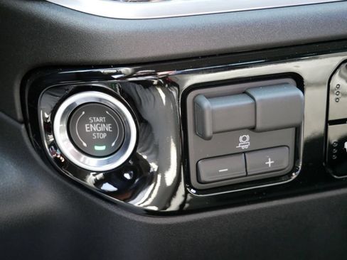 New 2026 GMC Sierra 2500 SLE w/ SLE Value Package; AWD/4WD image 17