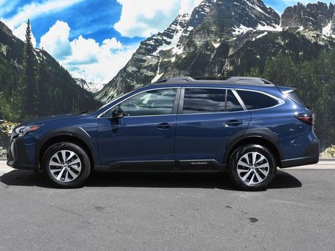 Used 2025 Subaru Outback Premium AWD/4WD image 7