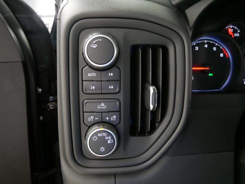 Used 2021 Chevrolet Silverado 1500 Custom Trail Boss w/ Midnight Edition AWD/4WD image 26