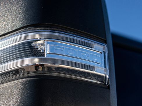 Used 2025 Ford F250 Lariat w/ Lariat Ultimate Package image 17