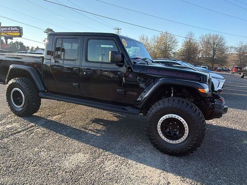 Used 2024 Jeep Gladiator Rubicon AWD/4WD image 3