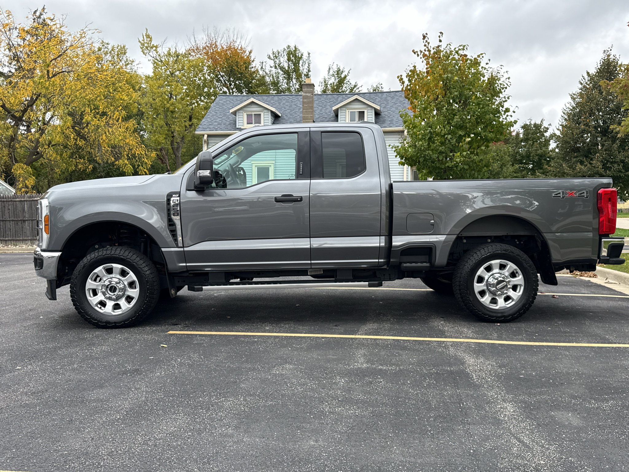 Used 2024 Ford F250 XLT AWD/4WD image 9