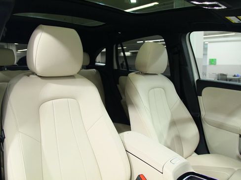 Certified 2024 Mercedes-Benz GLA 250 4MATIC image 23
