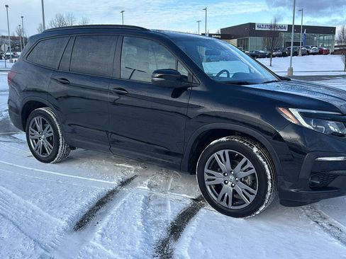 Used 2022 Honda Pilot Sport image 2