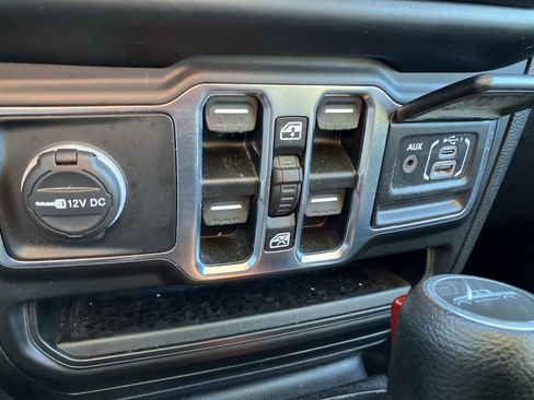 Used 2020 Jeep Gladiator Sport w/ Quick Order Package 24S image 33