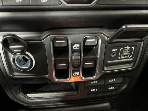 Used 2021 Jeep Wrangler Unlimited Sport S image 15