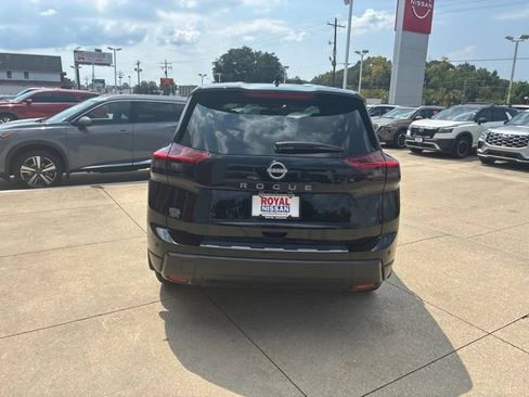Used 2026 Nissan Rogue SV FWD image 6