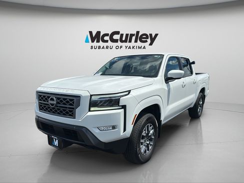 Used 2024 Nissan Frontier SL w/ Technology Package AWD/4WD image 2