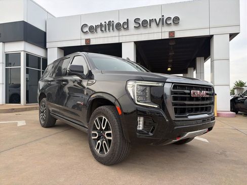 Used 2024 GMC Yukon AT4 w/ Technology Package AWD/4WD image 1