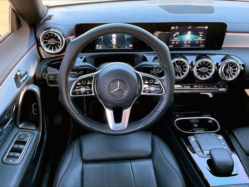 Used 2023 Mercedes-Benz CLA 250 image 5