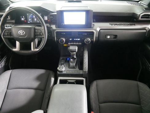 Certified 2024 Toyota Tacoma SR5 AWD/4WD image 10