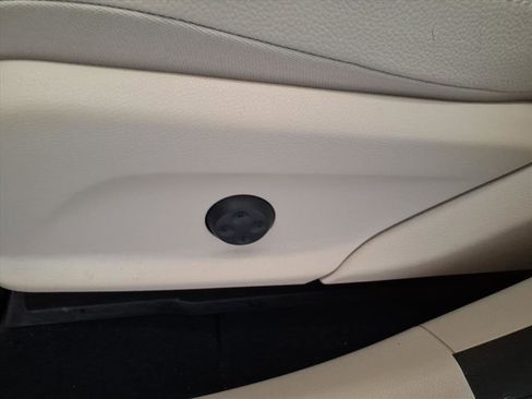 Used 2022 Mercedes-Benz GLC 300 4MATIC image 13