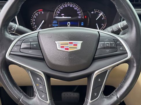 Used 2017 Cadillac XT5 Premium Luxury image 16