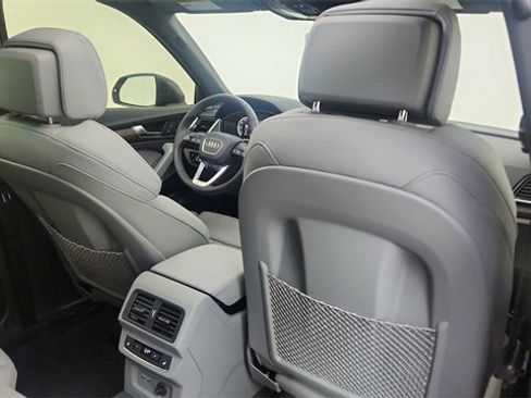 Used 2024 Audi Q5 e Prestige w/ Prestige Package image 29