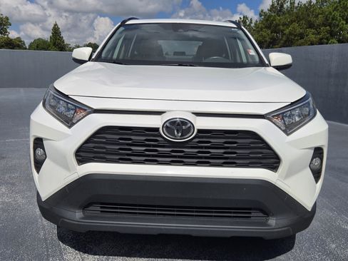 Used 2019 Toyota RAV4 XLE Premium FWD image 8