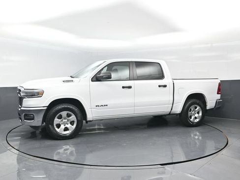 Used 2025 RAM 1500 Big Horn AWD/4WD image 4