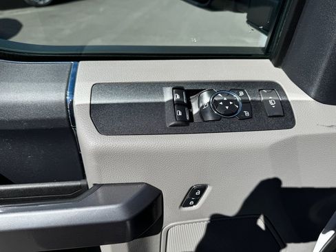 Used 2022 Ford F250 XLT AWD/4WD image 11