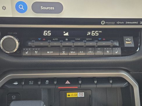 Used 2022 Toyota Tundra Limited image 22