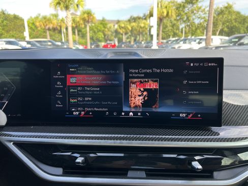 Used 2025 BMW X5 M60i AWD/4WD image 23