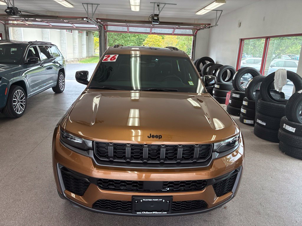Used 2026 Jeep Grand Cherokee L Limited w/ Limited Altitude Package AWD/4WD image 4