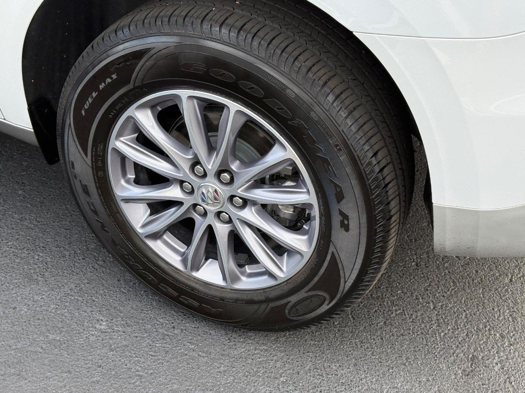 Used 2024 Buick Enclave Essence AWD/4WD image 7