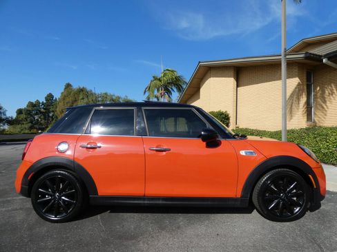 Used 2019 MINI Cooper S w/ Premium Package image 7