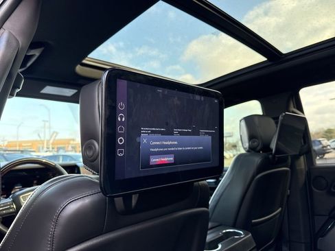 Used 2025 GMC Yukon AT4 Ultimate image 42