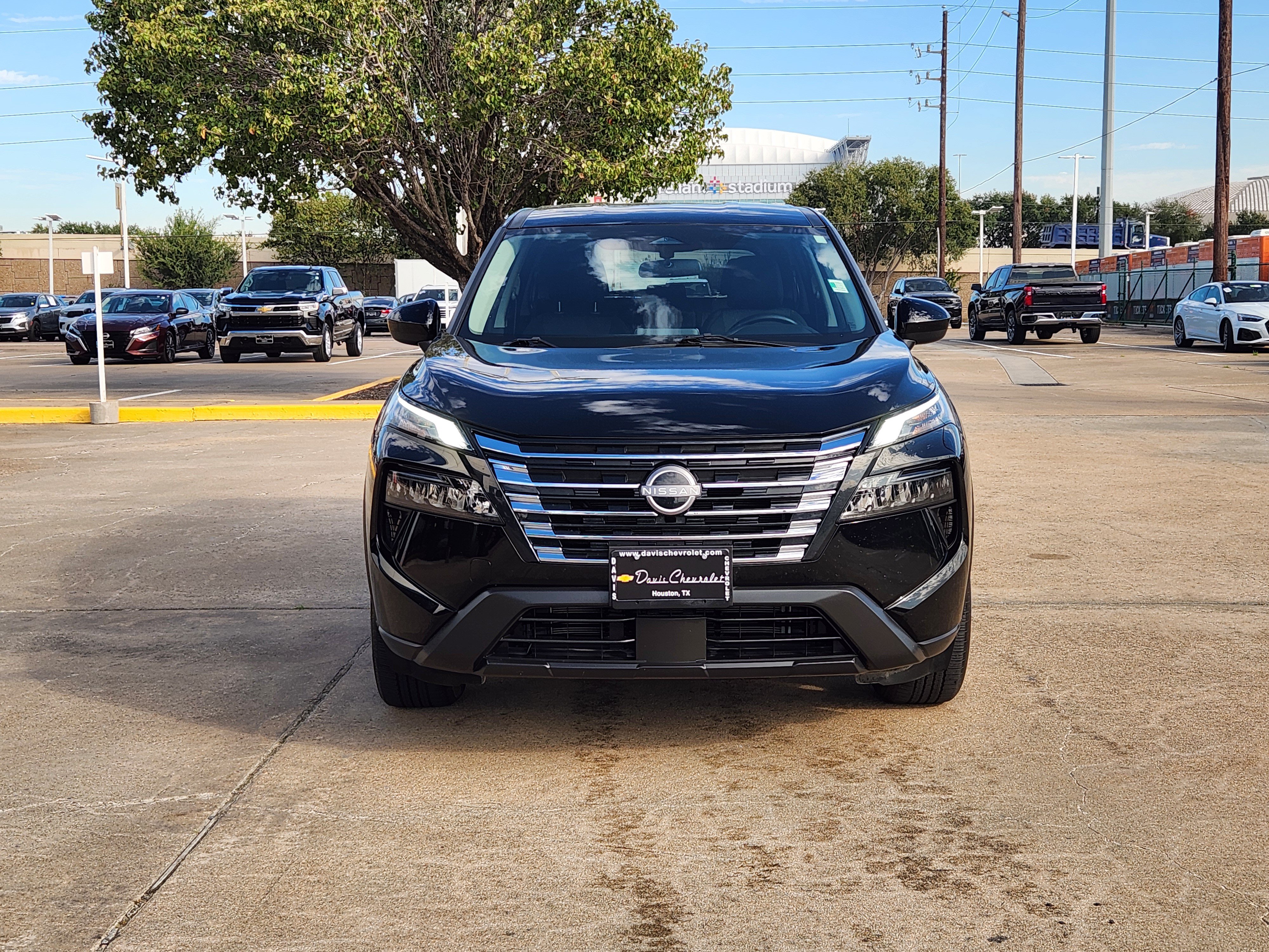 Used 2025 Nissan Rogue SV FWD image 3