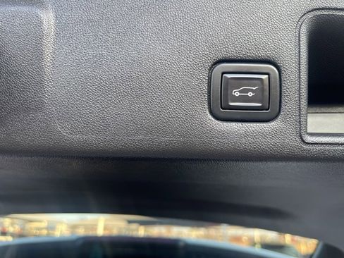 Used 2020 GMC Terrain SLT w/ Preferred Package image 9