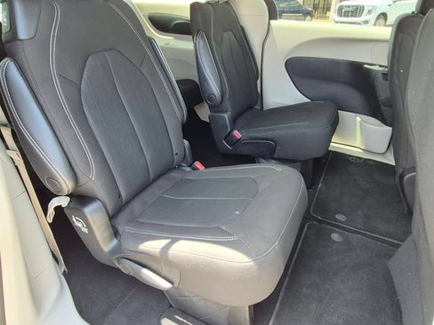 Used 2023 Chrysler Voyager LX FWD image 26