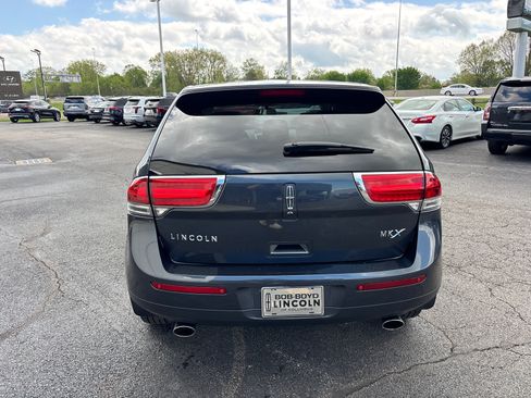 Used 2013 Lincoln MKX FWD image 6