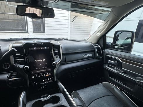 Used 2024 RAM 2500 Laramie w/ Towing Technology Group AWD/4WD image 46