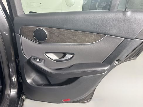 Used 2020 Mercedes-Benz GLC 300 image 28