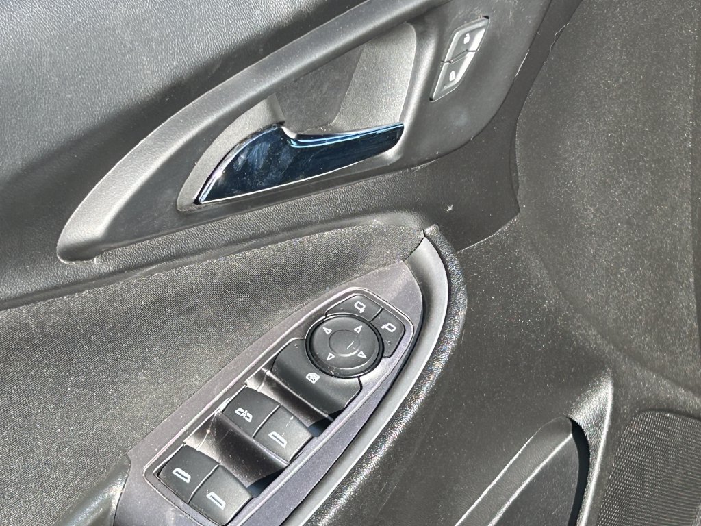 Used 2023 Chevrolet Malibu LT FWD image 28