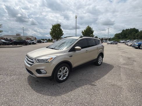 Used 2018 Ford Escape SEL AWD/4WD image 3
