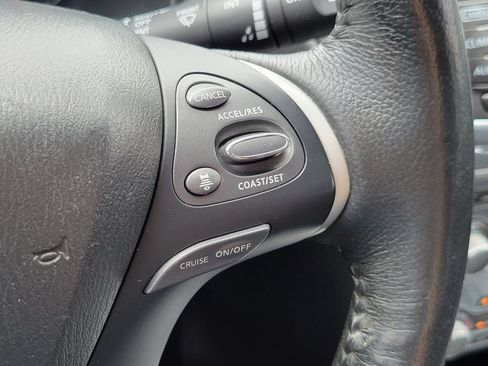 Used 2018 Nissan Pathfinder SL w/ Midnight Edition Package AWD/4WD image 17