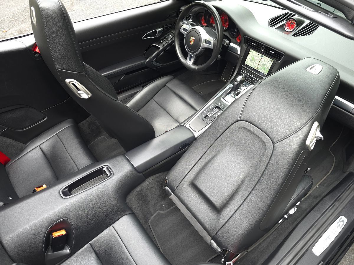 Used 2015 Porsche 911 Carrera 4S AWD/4WD image 23