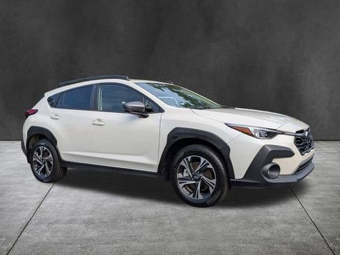 Used 2024 Subaru Crosstrek 2.0i Premium AWD/4WD image 2