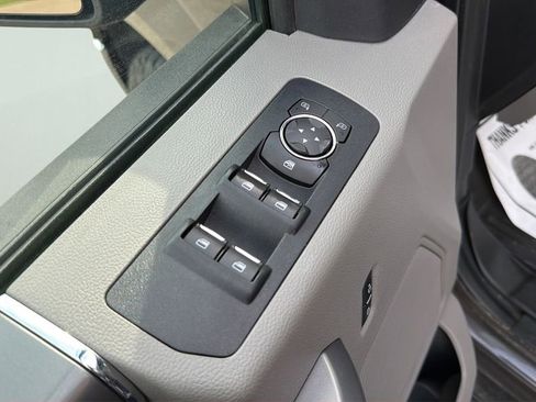 Used 2020 Ford F150 XLT w/ Equipment Group 302A Luxury AWD/4WD image 22